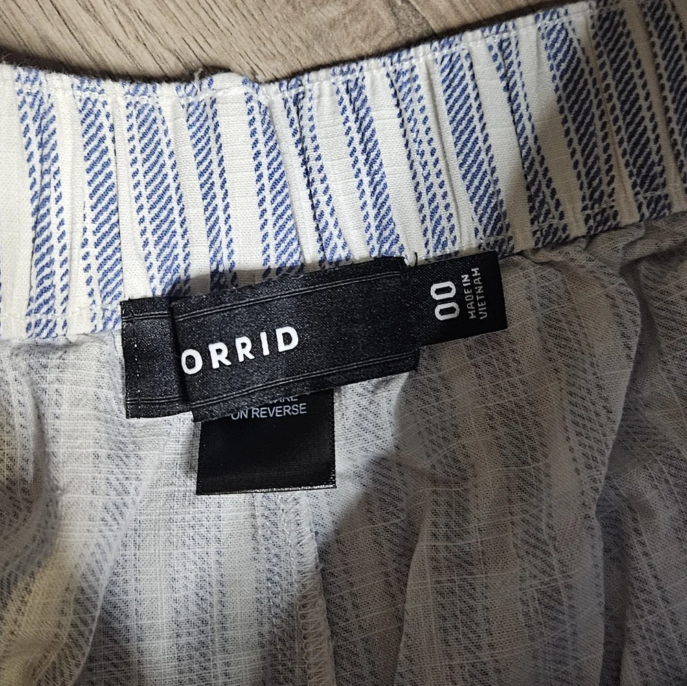 💥Sale💥NWOT Torrid Blue and White Striped Wide Leg Pants - Picture 4 of 4